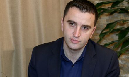 Стојановић: Повратак у институције због изградње поверења