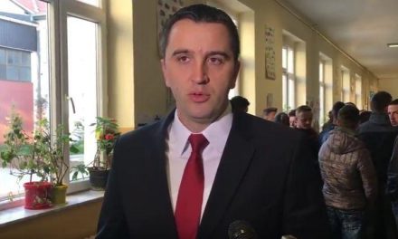 Stojanović i Popović predali svoj glas za predsednika Srbije