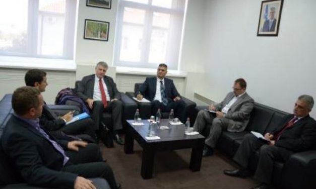 Министар Рикало састао се са француским амбасадором