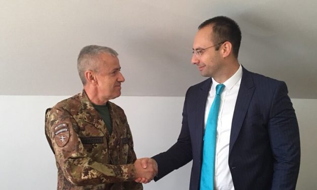 Игор Симић се сусрео са Kомандатом KФОР-а
